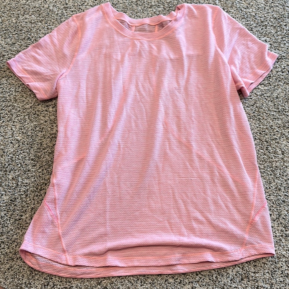 Barely worn lululemon shirt